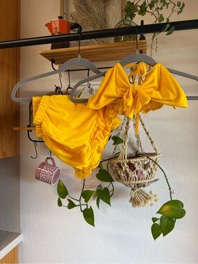 Yellow Ruffled Women's Swim Shorts